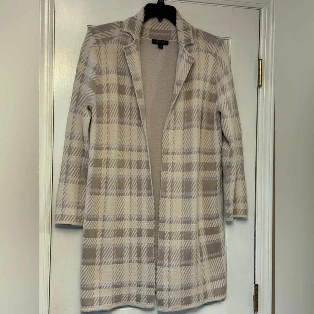 Ann Taylor Checkered Skirt Set in Cream and Tan - Picture 3 of 13